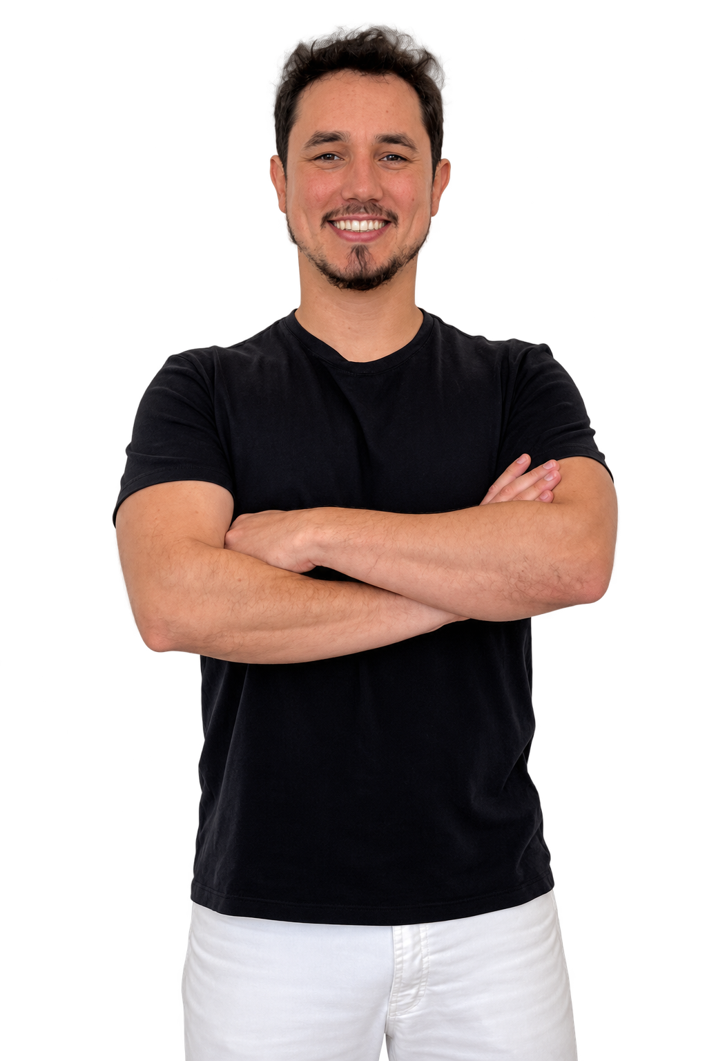 João Muck, sorrindo de braços cruzados